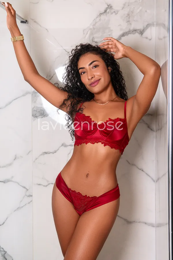 Naomi escort latin in Barcelona